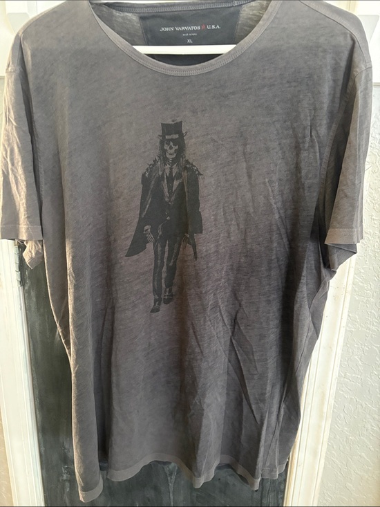 John Varvatos Other - John Varvatos Gray Graphic Skull-Walk Tee